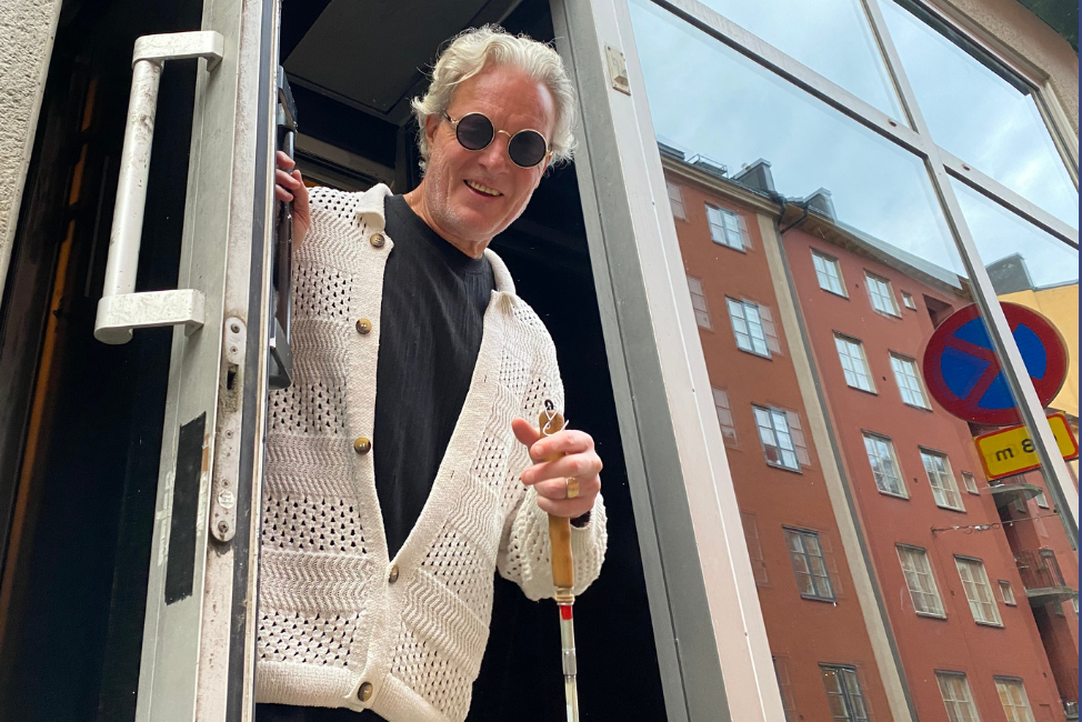 På bilden syns artisten och komikern Johan Seige. Foto av Aziza Dhaouadi