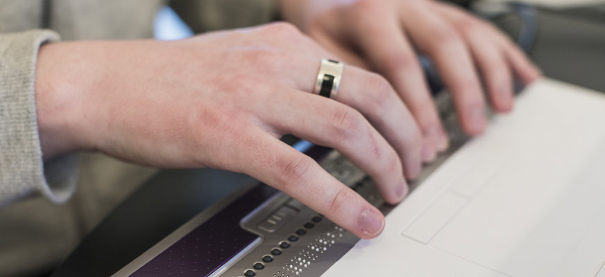 Händer på punktdisplay
