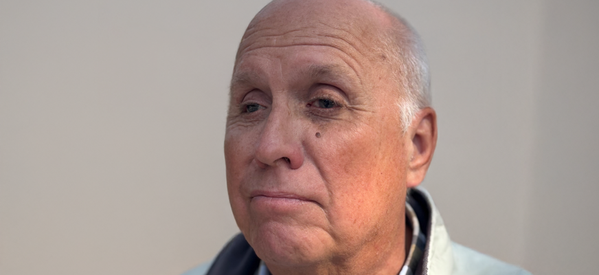 En närbild på Leif Westerlind. Han syns i halvprofil, har rakat ljust hår och är allvarlig i sitt ansiktsuttryck.