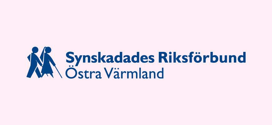 Logotyp för SRF Östra Värmland, en kvinna och en man går åt höger med vit käpp. Höger om dem står skrivet Synskadades riksförbund och under det står det Östra Värmland.