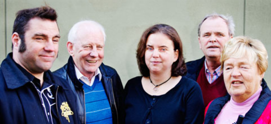 Gruppbild på fem medlemmar